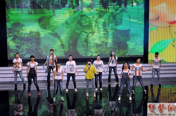 �龳����ʫ����һ�����ְ����ڽ��ս�������̨�ɹ�¼��