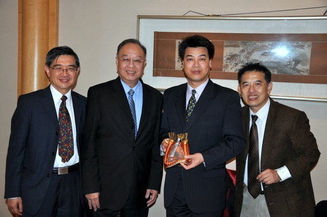 马国防书记再访中原大学推进两校合作