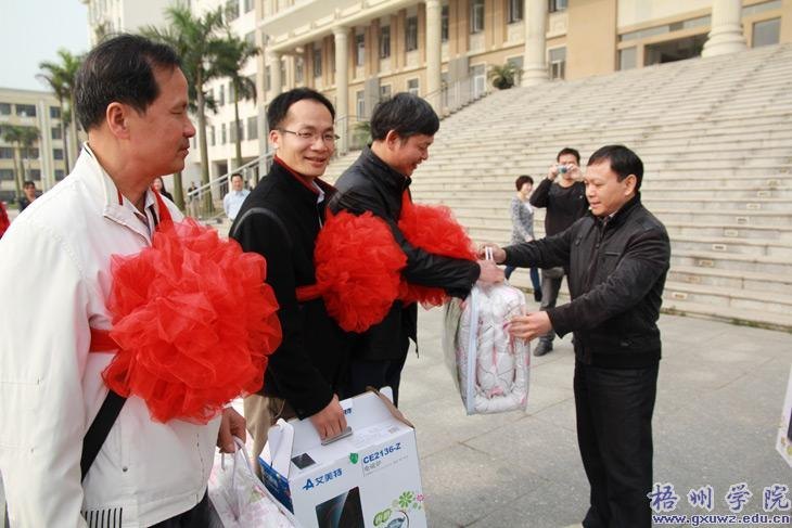 三名干部赴蒙山县贫困村挂任第一书记