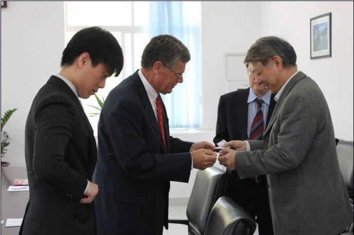 �������ݶ�����ѧУ��Dr.David R.Black������ɽ��ѧ�Ϸ�ѧԺ