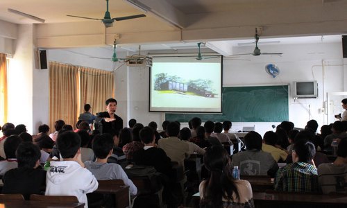 建筑与土木工程系“卓越计划”系列活动之十二——“疯狂手绘”创始人陈马带“建筑设计绘画与表现”讲座