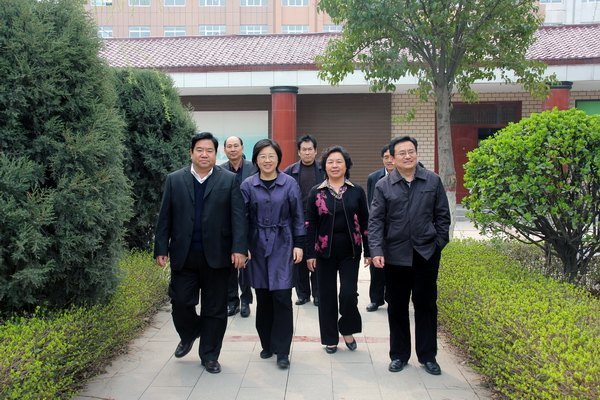 郑州市教育局毛杰局长等领导到郑州职业技术学院调研