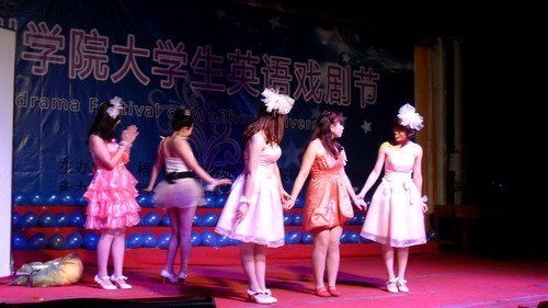 “戏动青春,剧映人生”——大学生英语戏剧节完美落幕