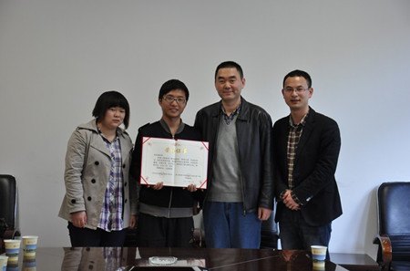 ���ϴ�ѧѧ���ٻ������ȫ����У������֮�ǡ��ƺ�