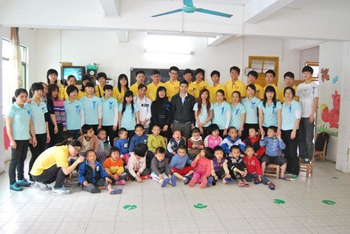 ������Э�ڻ۴�ѧУ־Ը������ؿ�չ����ǣ���ң���ϵ���족����