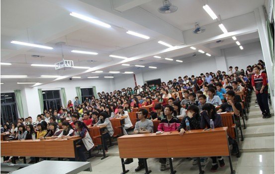 ������·�ںη�����--��ɽ��ѧ�»�ѧԺ��ݸУ���ٰ��׳�ְҵ���Ĺ滮����