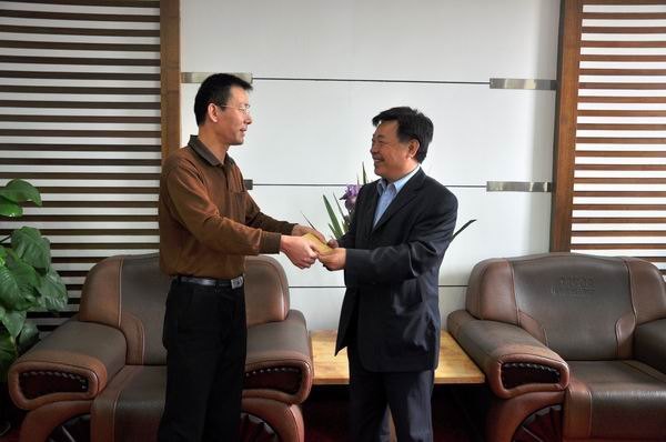 市救助管理站、荆东社区居委会等单位为三明学院傅文震同学捐款