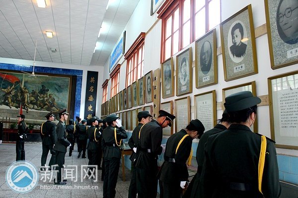 ���ϿƼ���ѧ�������̶�ͽ��ɨĹ�廳����Ӣ��