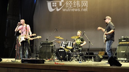 波兰ROAN乐队来武汉理工大学举行演出
