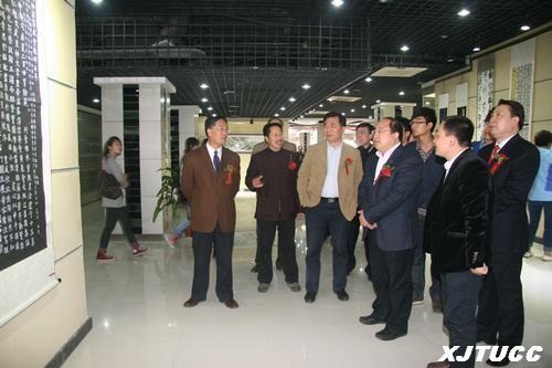 ������ͨ��ѧ����ѧԺ�������ϵʦ���黭��Ʒչ¡�ؿ�Ļ