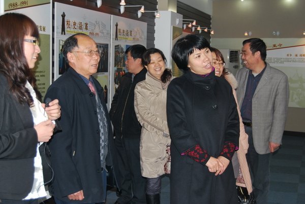 荥阳市文明办领导到郑州职业技术学院检查指导工作