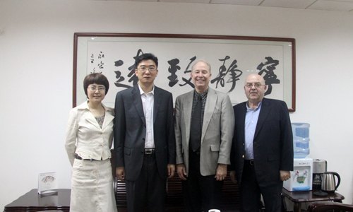 ����ղķ˹�ش�ѧ��У��Dr.Gary Watts���û���ѧԺ