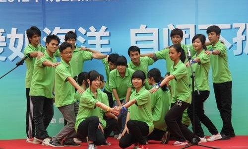 ����ѧԺVIM����־Ը�߻�����Ӧ�����Ա�֢����ɫ�ж�