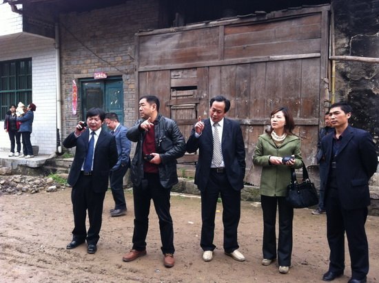 学校对口帮扶考察小组深入奉节县大树镇调研