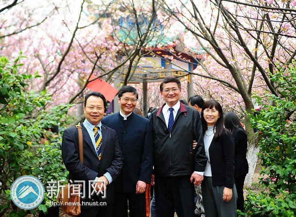 樱花漫天绽放 台湾客人来访