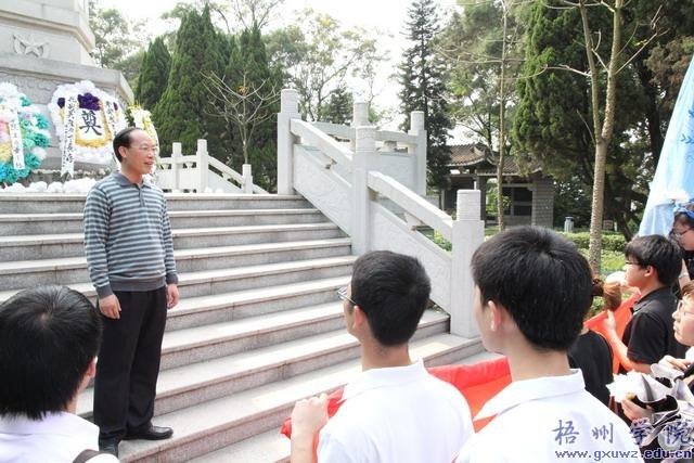 法管学子缅怀英烈,激发爱国热情