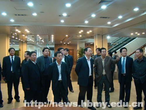 戴小明率团赴四川大学交流访问