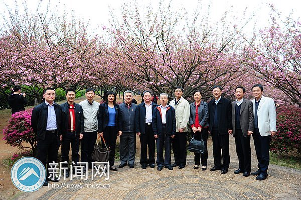 湖南省教育厅学位科技党支部与湖南科技大学学科科研党支部开展结对共建活动