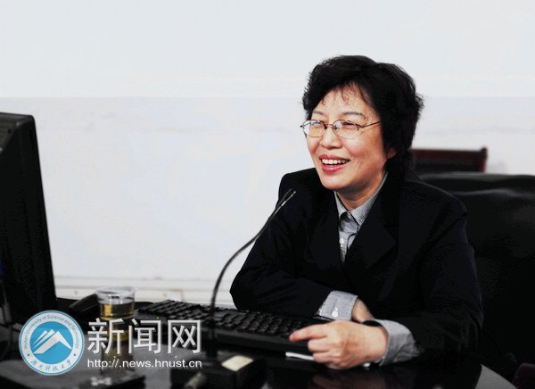 著名语言学家江蓝生先生来校“把金针度示人”