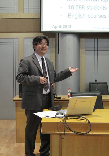 日本九州大学Tsuyoshi Takagi教授来湖北工业大学讲学