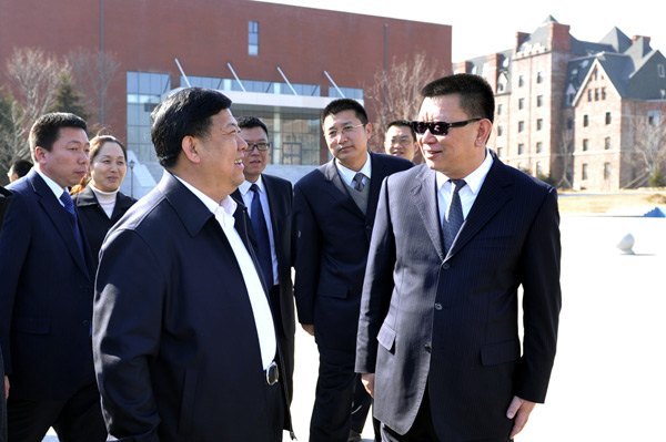 孙爱东董事长_董事长办公室图片(3)