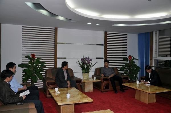 马国防书记会见大叶大学胡瑞峰博士