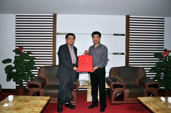 马国防书记会见大叶大学胡瑞峰博士