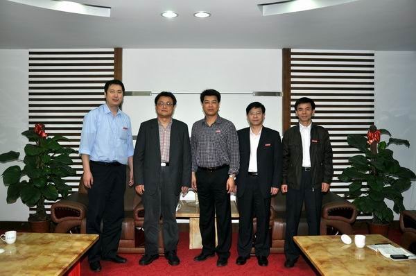 马国防书记会见大叶大学胡瑞峰博士