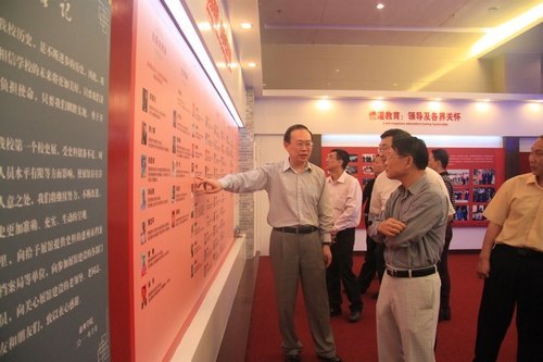 江门职业技术学院党委书记陈积业一行莅临惠州学院参观交流