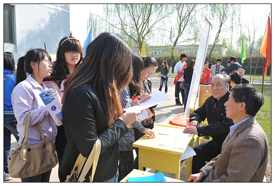 ѧԺٿ2012괺ѧҵǢ̸