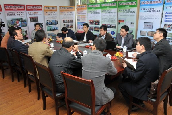 听情况 解难题 促发展——省教育厅副厅长朱卫国来常州工学院调研