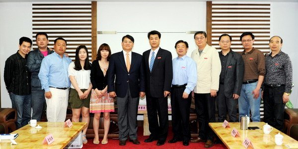 马国防书记会见韩国东亚细亚研究院辛勇旻院长