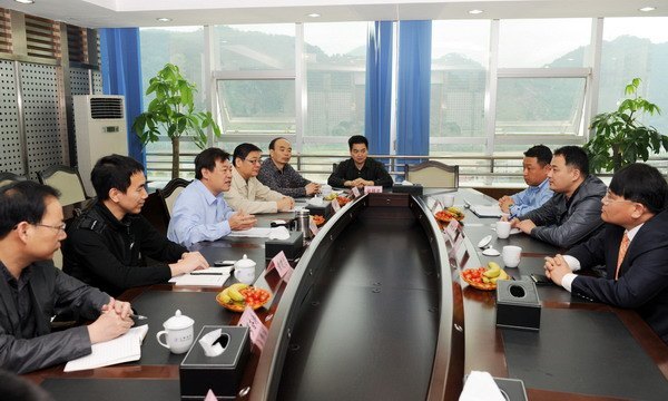 马国防书记会见韩国东亚细亚研究院辛勇旻院长