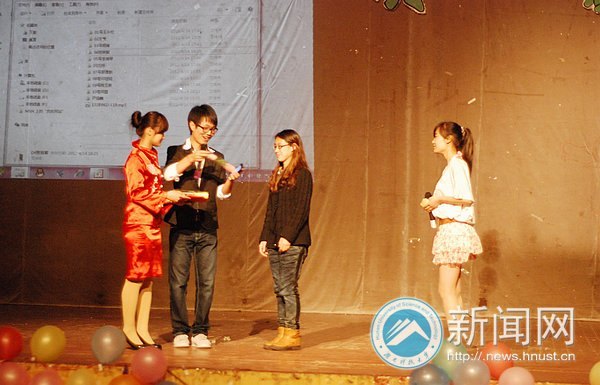 青春之旅“悠悠帮杯”导游大赛精彩上演