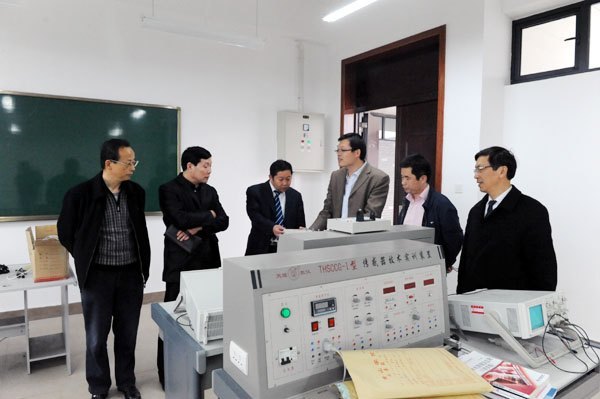 歙县统战部携科祺光伏公司来黄山学院洽谈合作事宜