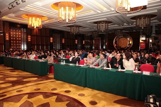 重庆医科大学举行77级同学毕业30周年联谊活动