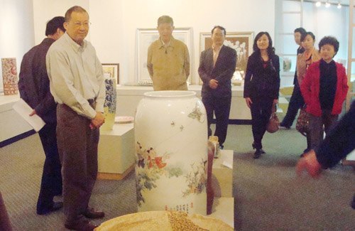 江西省政协调研组来景德镇陶瓷学院调研