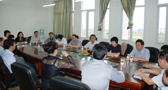 刘力书记率队到师园学院视察工作