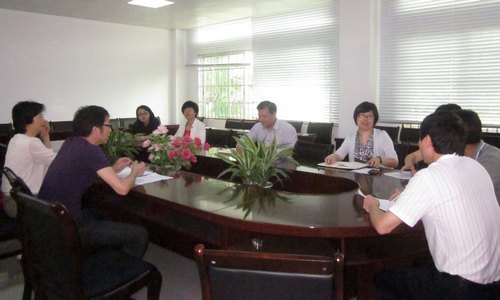 许玩宏副院长到电子科学系、计算机科学系、服装系调研指导工作