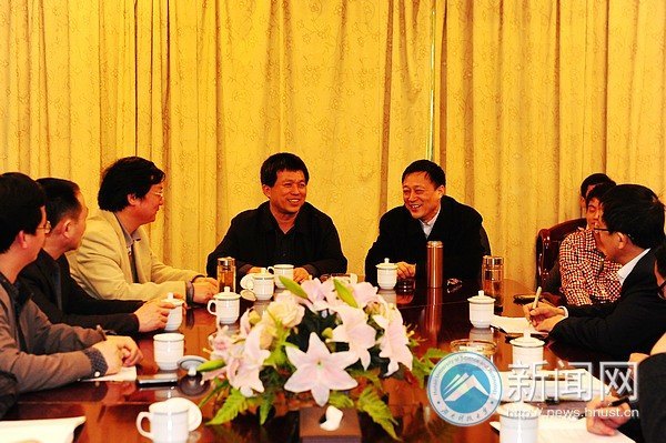 《求是》杂志社政治编辑部主任常光明应邀来湖南科技大学讲学