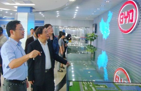 徐建军副书记访问深圳校友企业