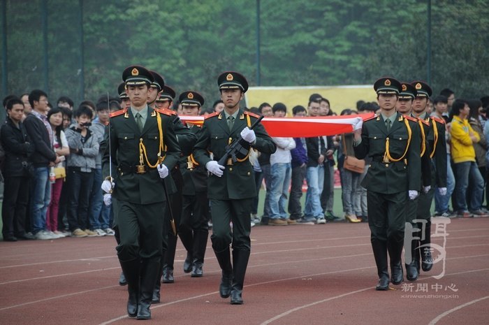 青春点燃梦想 拼搏铸就辉煌学院隆重举行第四届春季田径运动会
