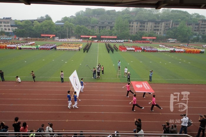 青春点燃梦想 拼搏铸就辉煌学院隆重举行第四届春季田径运动会