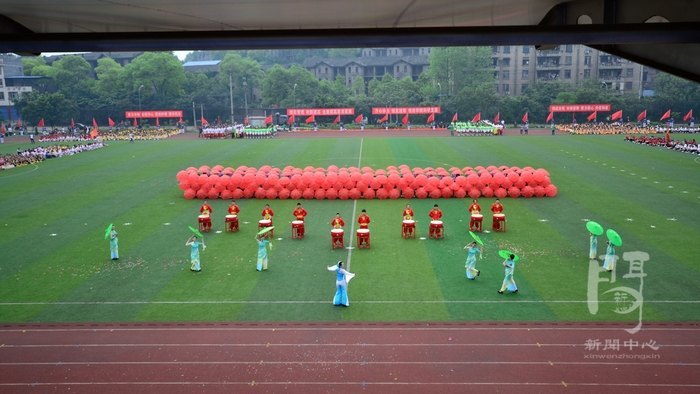 青春点燃梦想 拼搏铸就辉煌学院隆重举行第四届春季田径运动会