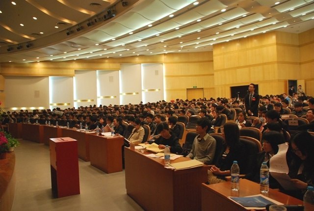 东华大学召开第十六次研究生代表大会