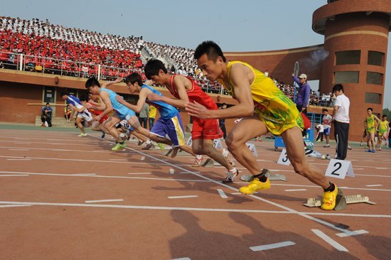 滨州学院第八届田径运动会隆重举行