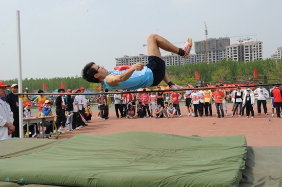 滨州学院第八届田径运动会隆重举行