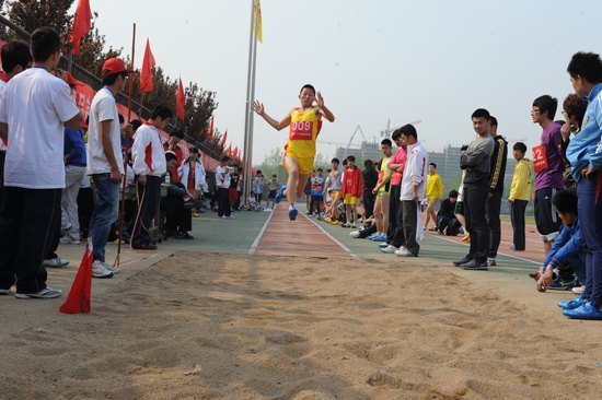 滨州学院第八届田径运动会隆重举行