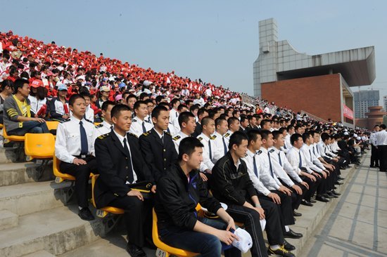 滨州学院第八届田径运动会隆重举行