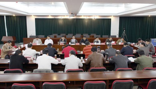 校党委中心组举行2012年度第二次学习会